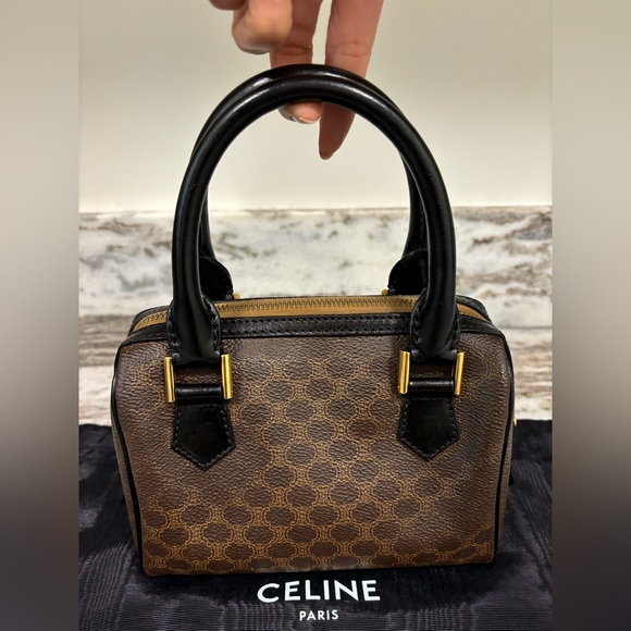 Celine mini bag. Comes with dust bag  still in amazing condition. - Picture 2 of 11